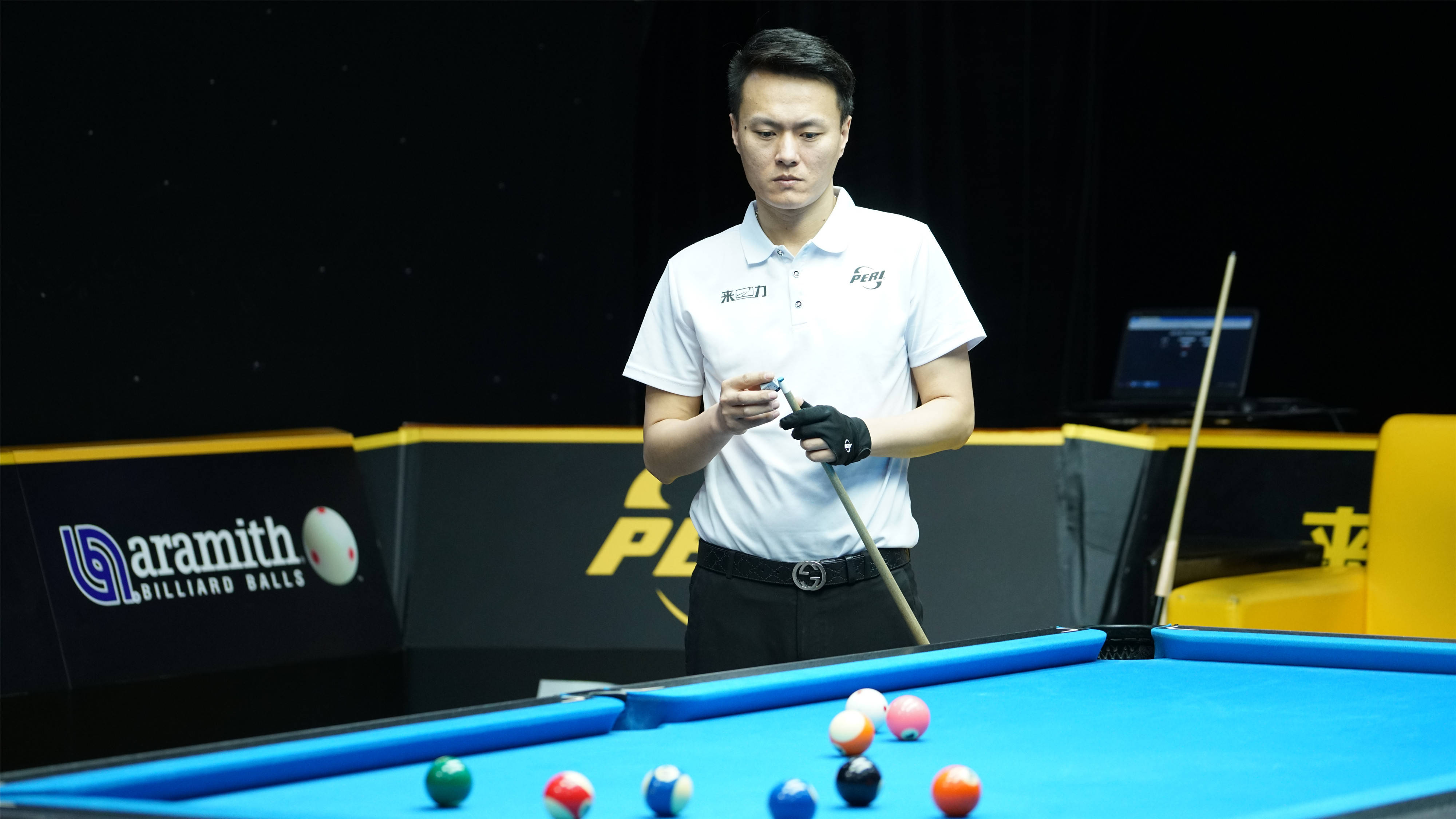 通过哨声和 通过哨声和