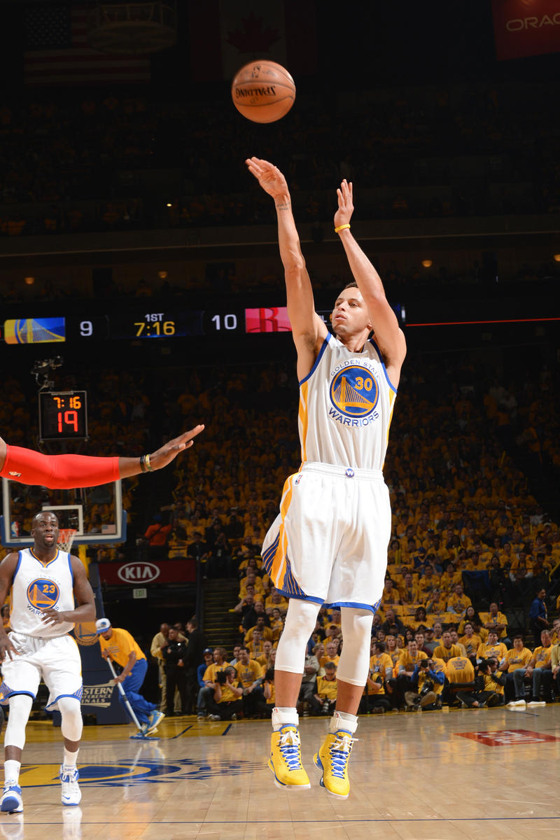 以中腰部承 以中腰部承