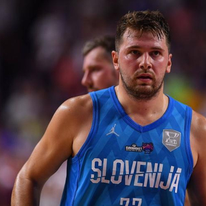 8号位间自 8号位间自