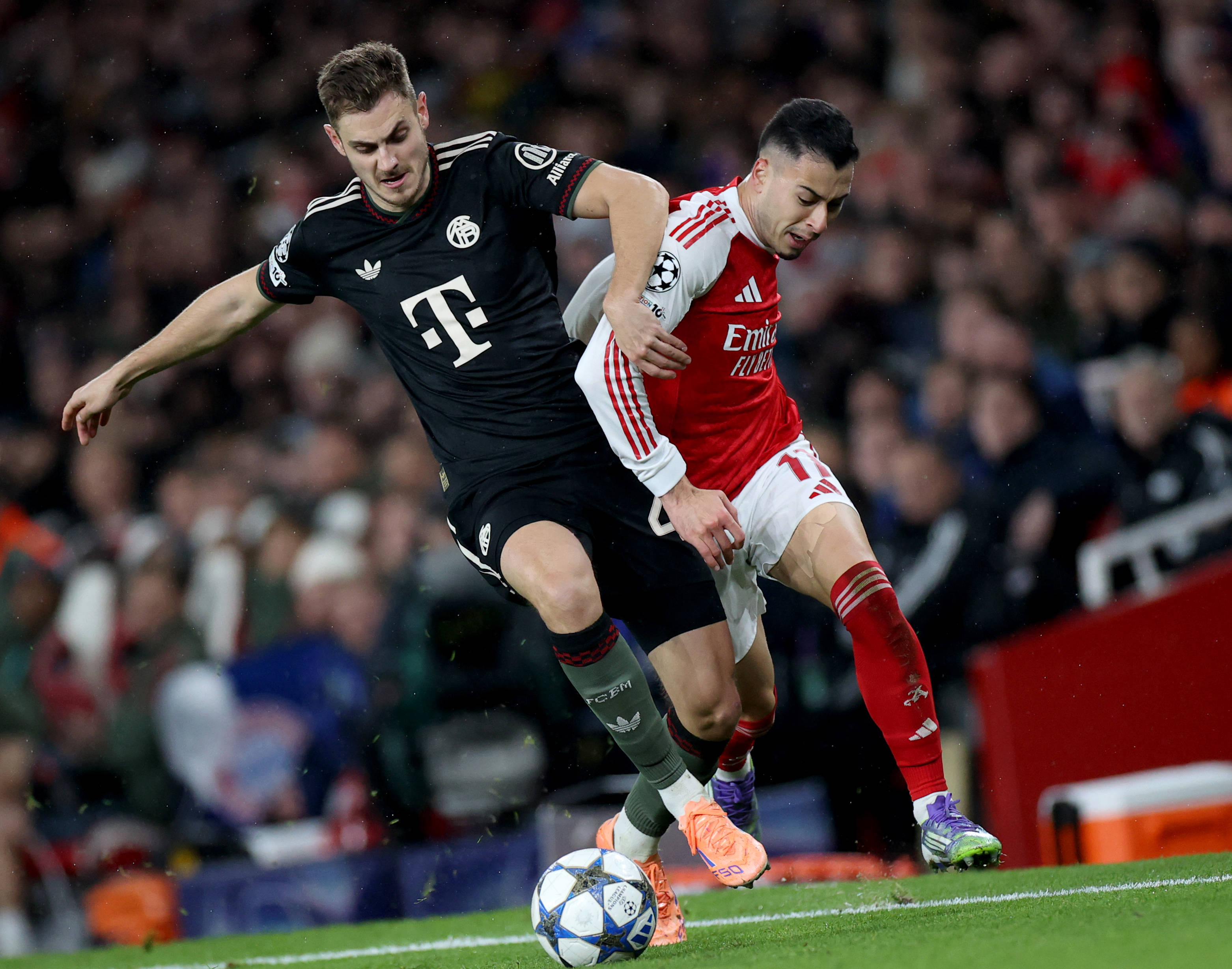 三人回缩小 三人回缩小