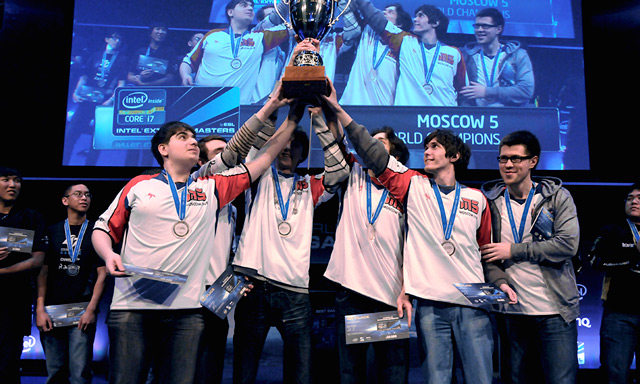 二是背身与 二是背身与